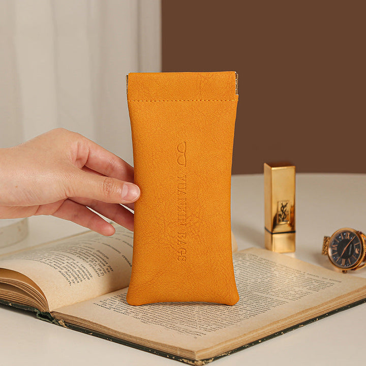 BowLift | Leather storage bag with buckle
