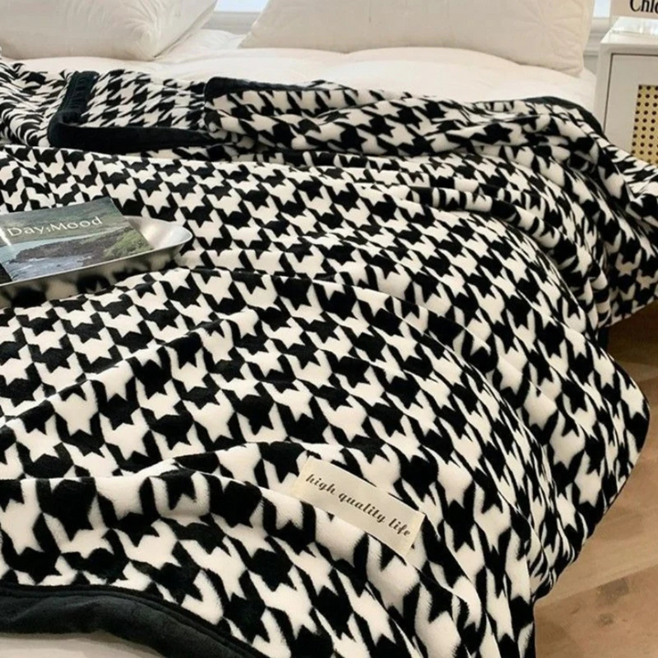BowLift | Warm Plaid for Ultimate Comfort
