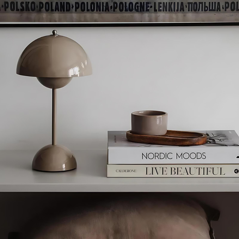 BowLift | Table lamp | Modern LED light for every mood