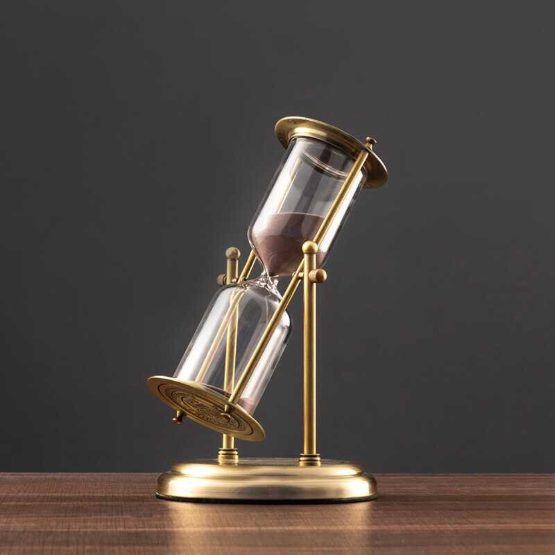BowLift | Antique hourglass made of brass with violet sand