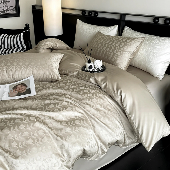 Luxury bedding set made of long staple combed cotton
