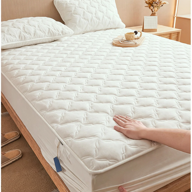 Quilted cotton fitted sheet, breathable