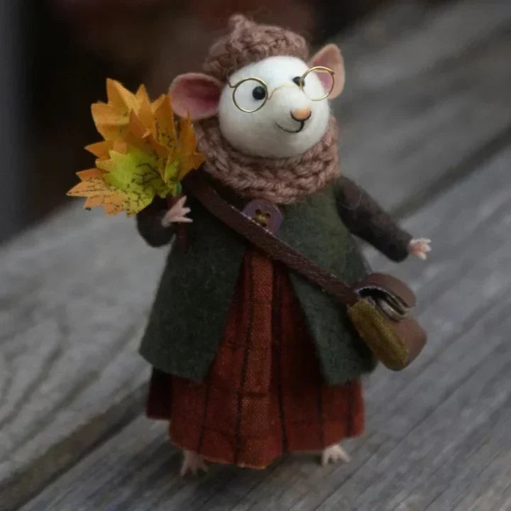 BowLift | Handmade felt mouse | Christmas decoration & gift idea | Needle felted from wool & fabric | Sustainable