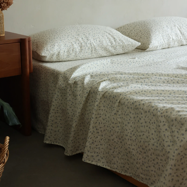 Cotton bedding set with floral pattern