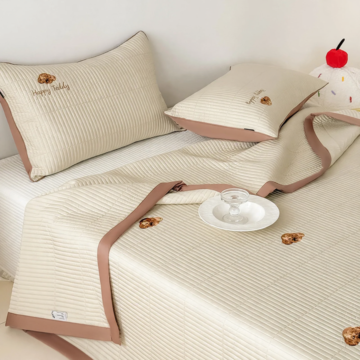 Cotton quilted bedspread with cartoon design