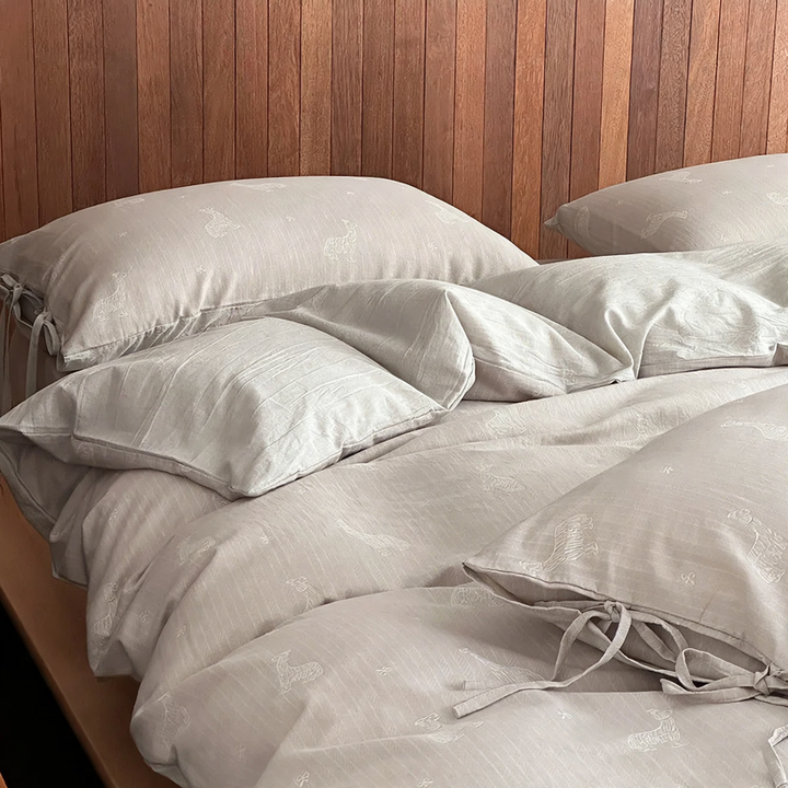 Cotton-linen bedding set with cartoon pattern