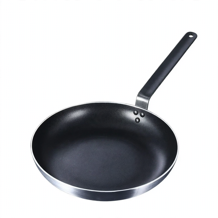Aluminum frying pan with detachable handle
