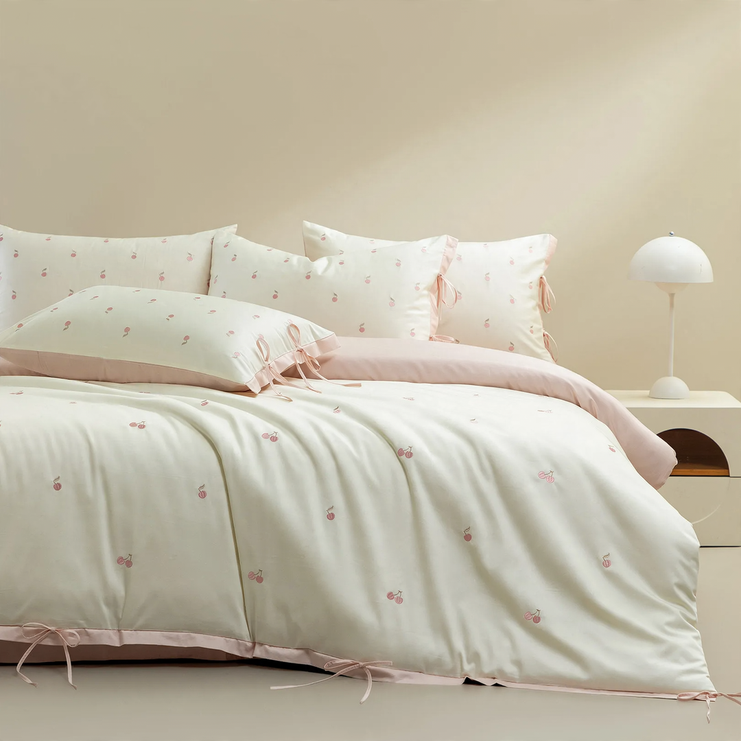 Cotton bedding set with cherry design