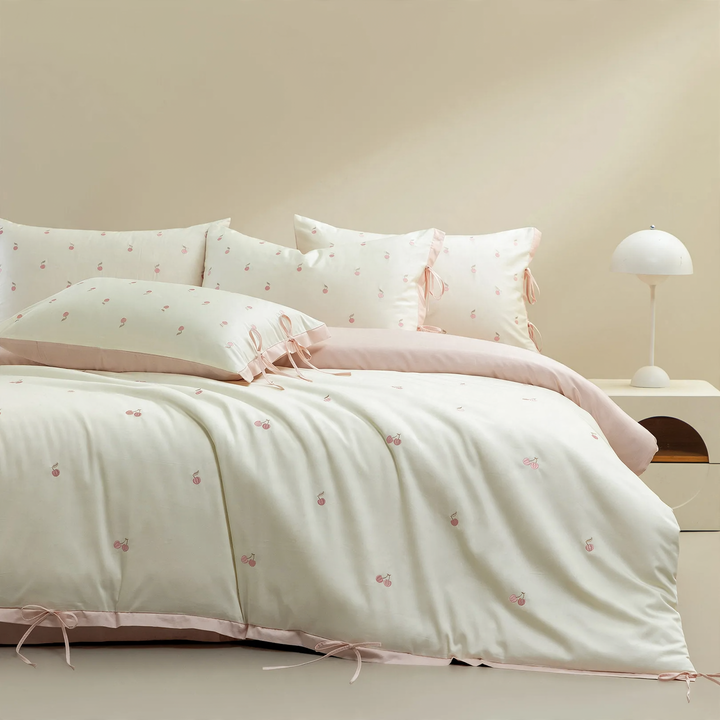 Cotton bedding set with cherry design