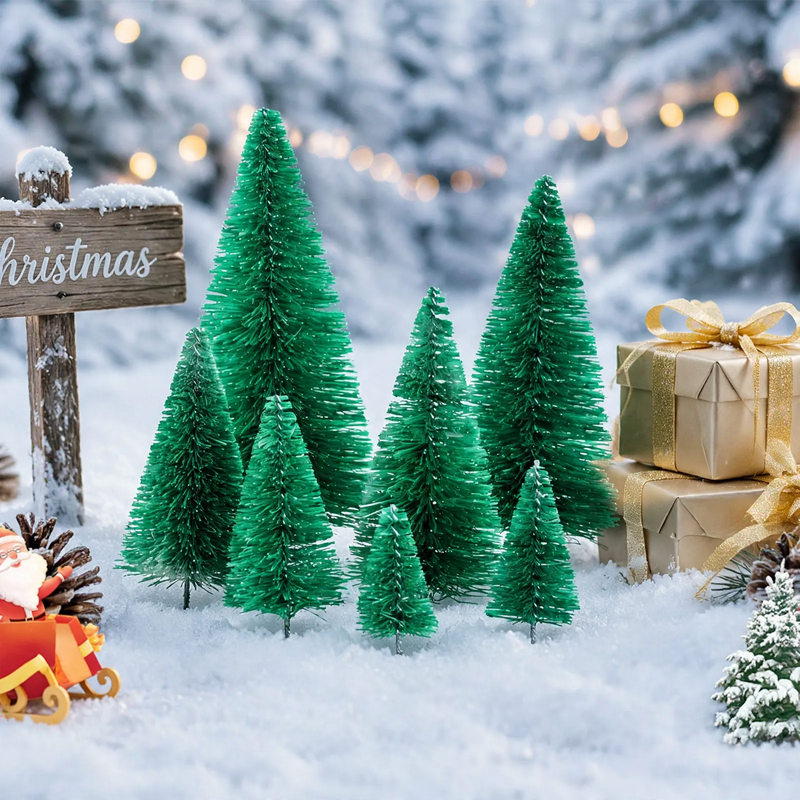 Miniature Christmas tree and wreath decoration