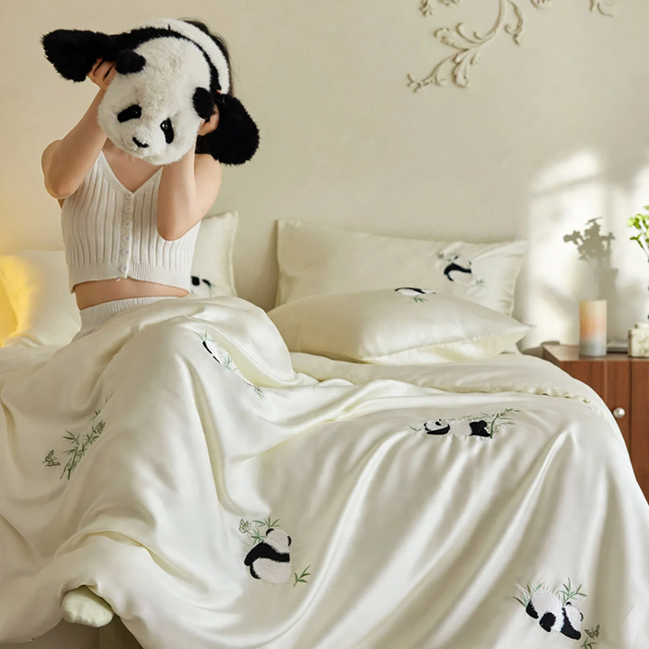 Tencel bedding set with embroidery