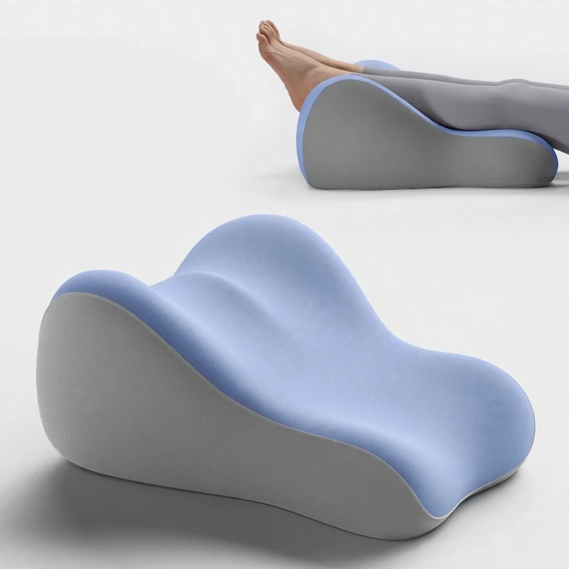 Rest and support pillow with memory foam