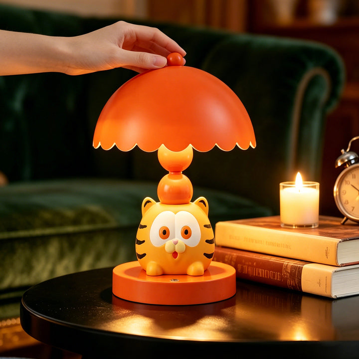 Garfield table lamp with color change