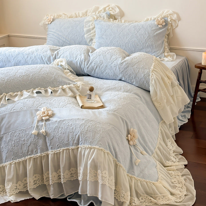 Luxury bedding set 4-piece with lace pattern, winter