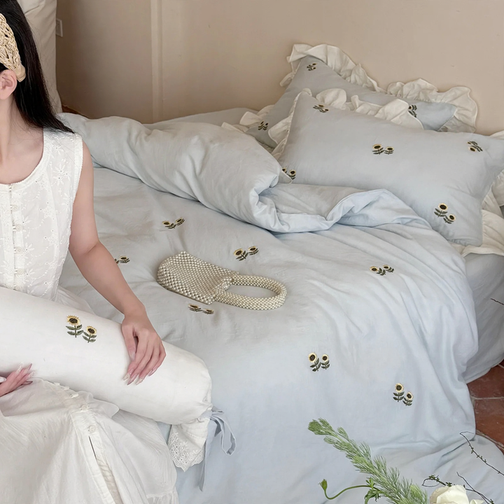 Double-layer cotton bedding with ruffles
