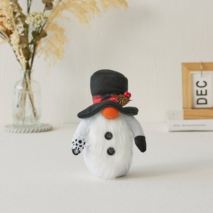 Decorative gnomes and Christmas figures made of fabric