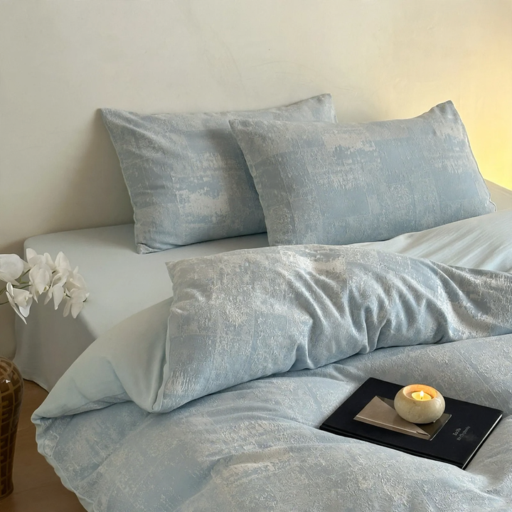 Cotton bedding set with floral pattern, modern