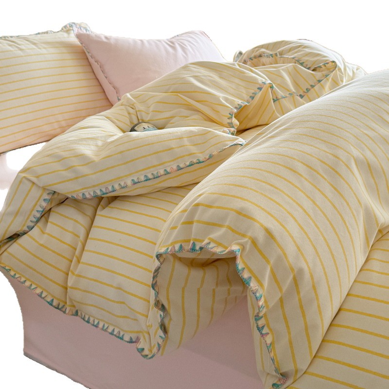 Cotton bedding set with plush surface