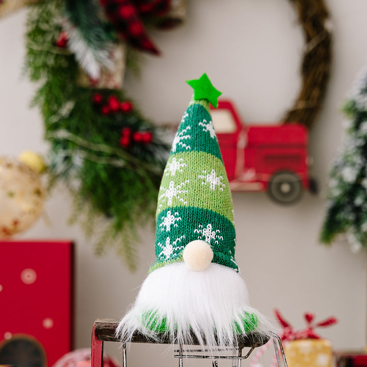 Illuminated Christmas gnome figurines with knitted hat