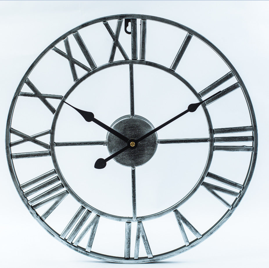 BowLift | Large Retro Wall Clock made of Iron - Timeless Elegance