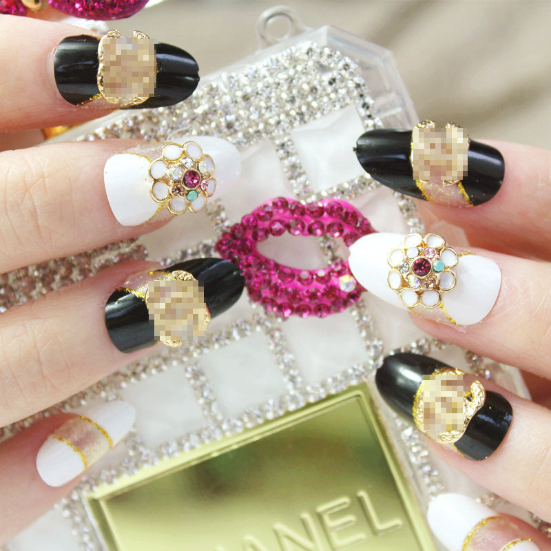 Glamorous Decorative Art Nails Bowlift