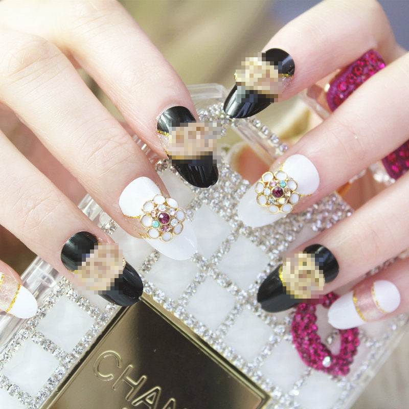 Glamorous Decorative Art Nails Bowlift