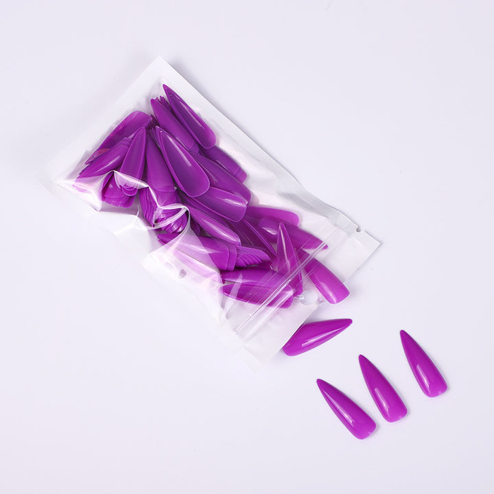 Artificial nails in elegant stiletto style Bowlift