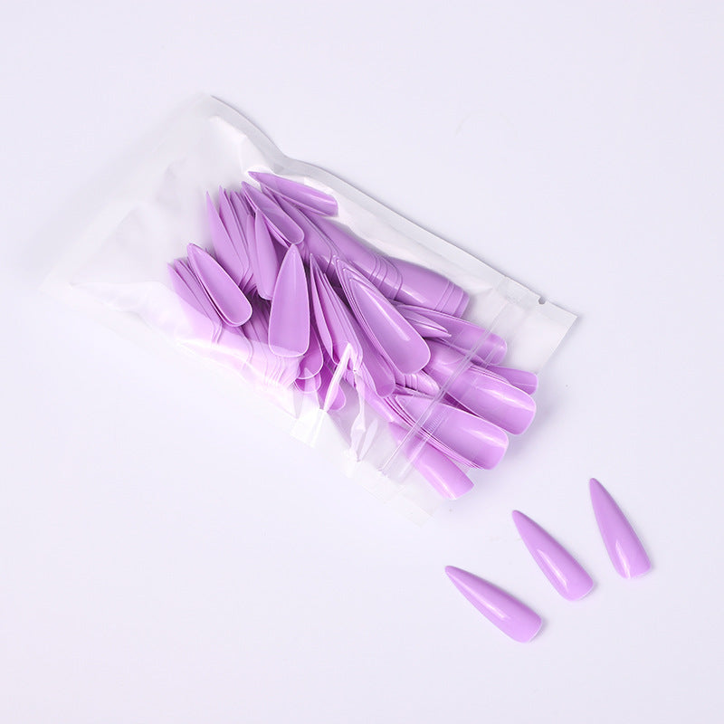 Artificial nails in elegant stiletto style Bowlift
