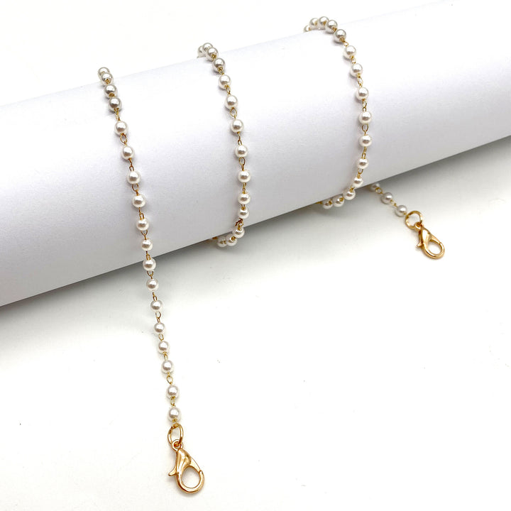 Elegant Beaded Eyewear Chain Bowlift