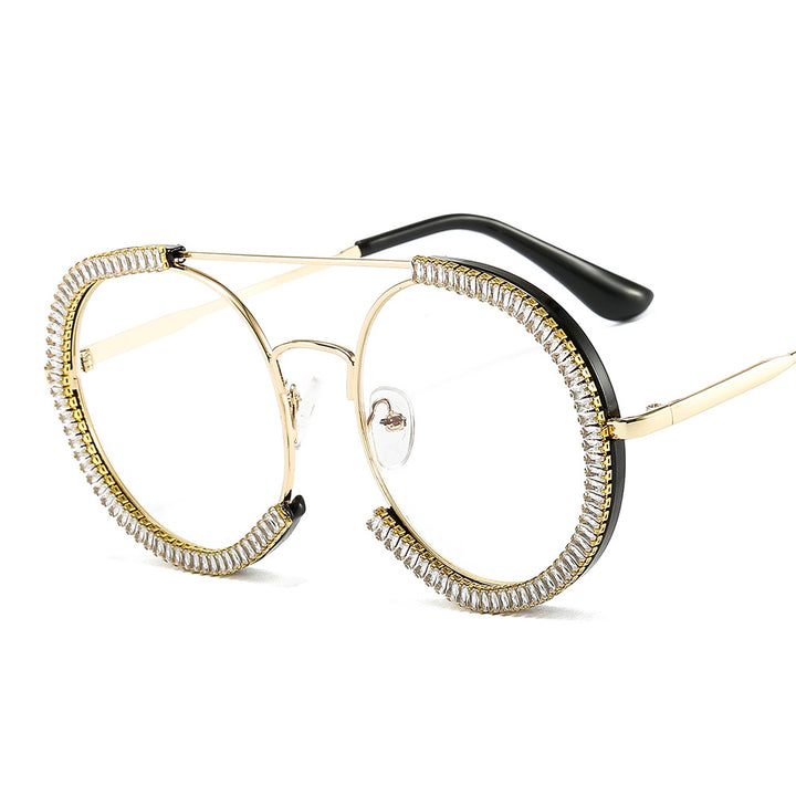 Ladies sunglasses with glamorous rim and innovative design Bowlift