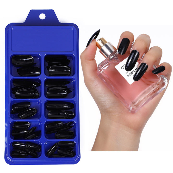 Artificial nails in elegant stiletto style Bowlift