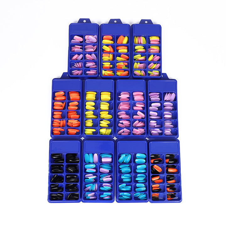 Artificial nails in elegant stiletto style Bowlift