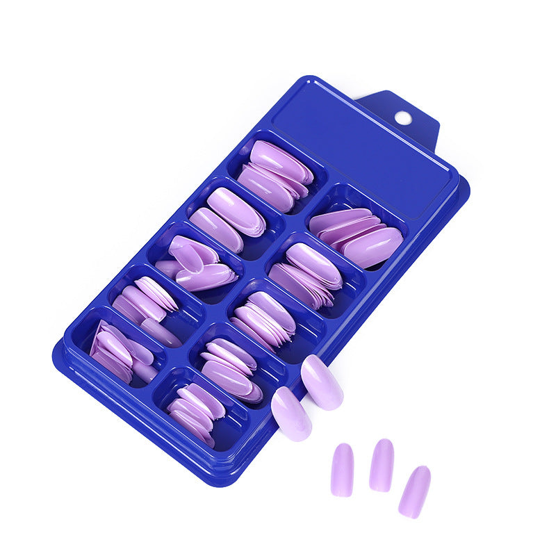 Artificial nails in elegant stiletto style Bowlift