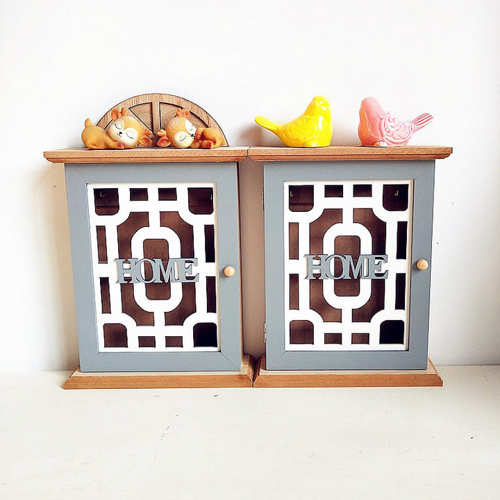 Wall-mounted home organizer with decorative design