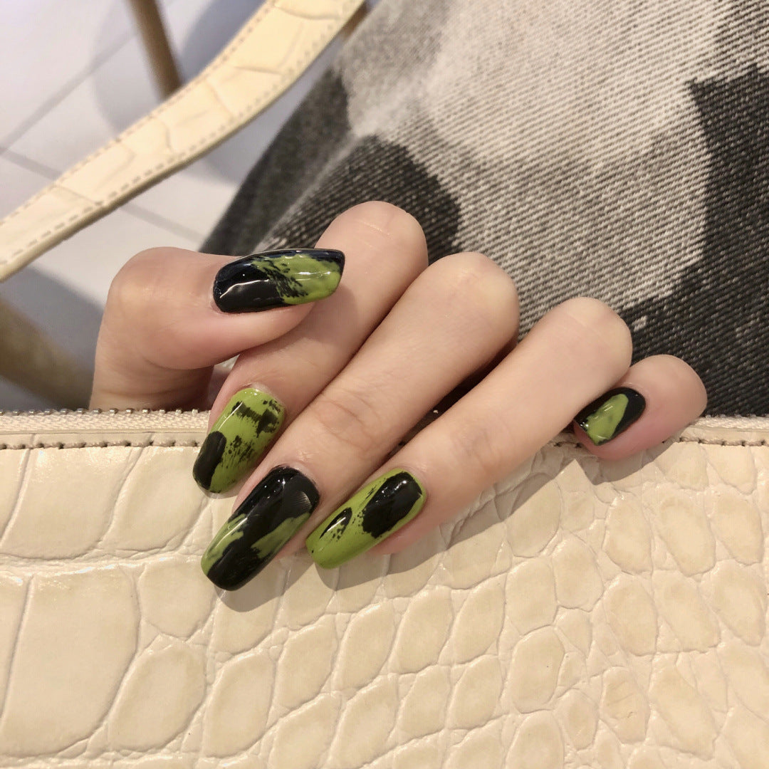 Creative Nail Art in Modern Design Bowlift