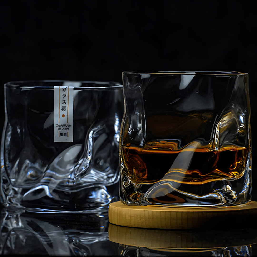Whiskey glass in Edo Kiriko style – Handcut with unique crumple design | Bowlift