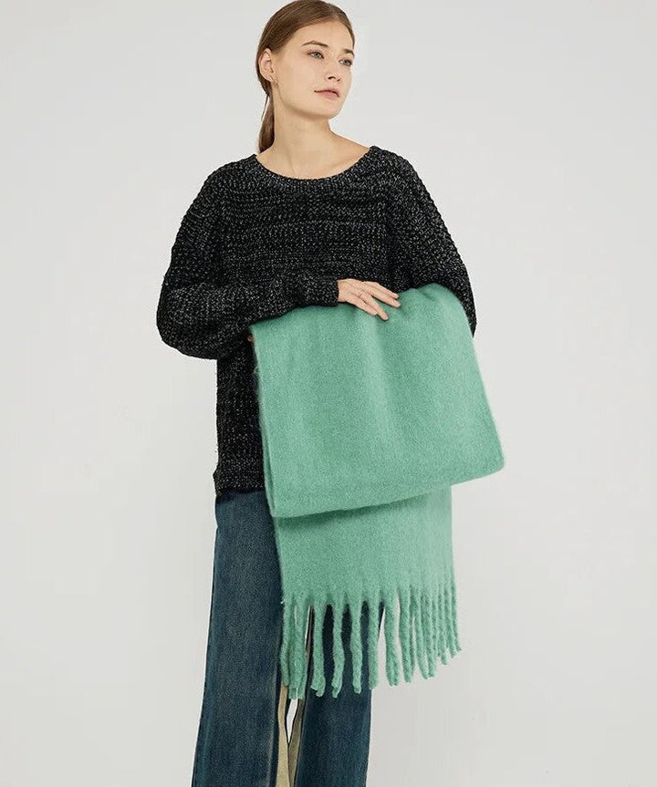 CashmereLuxe Scarf – Elegant and Super Soft Bowlift