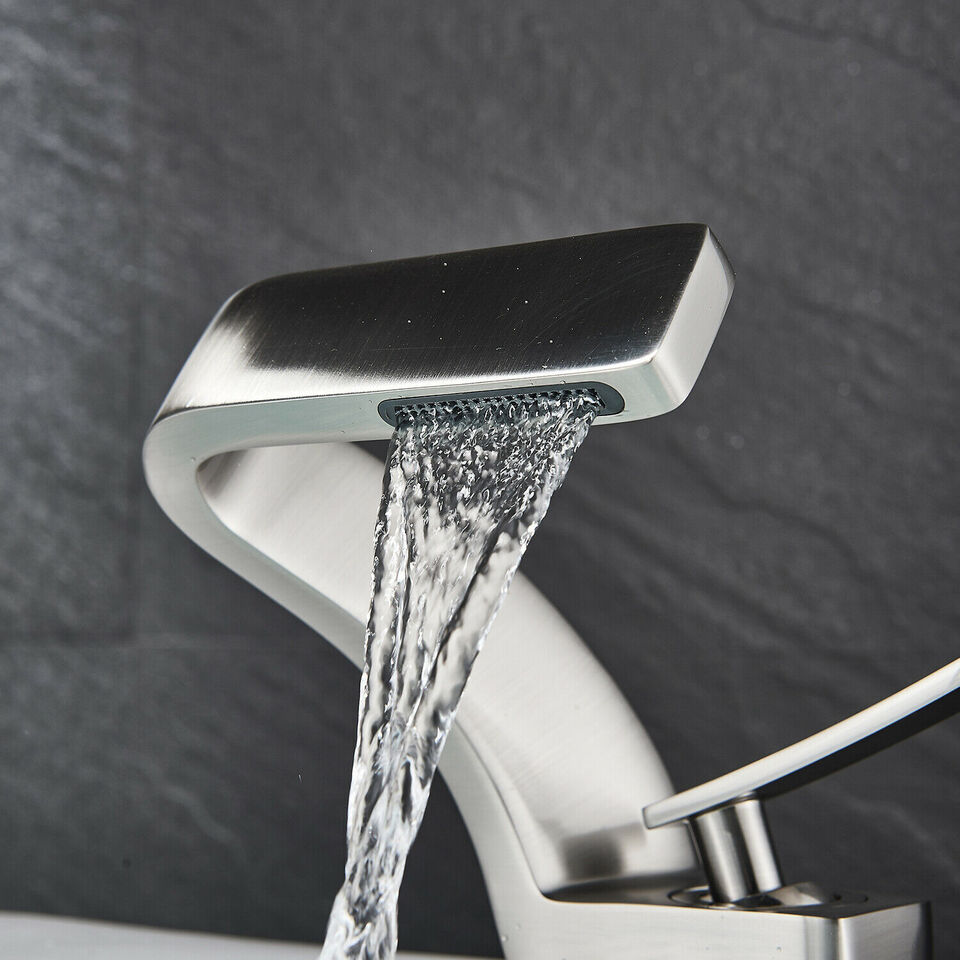 AquaArc Modern Kitchen Faucet Bowlift
