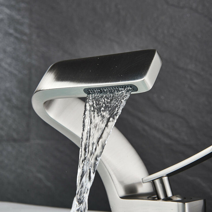 AquaArc Modern Kitchen Faucet Bowlift