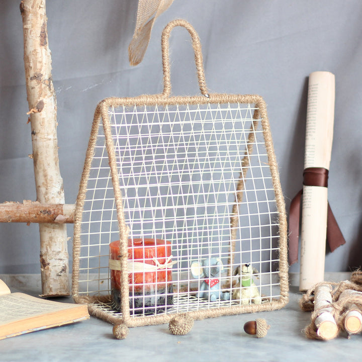 Decorative plant holder made of wire and natural fiber Bowlift