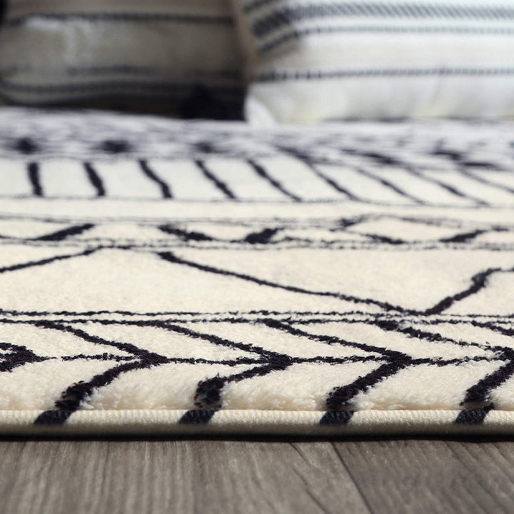 Modern Geometric Pattern Area Rug Bowlift