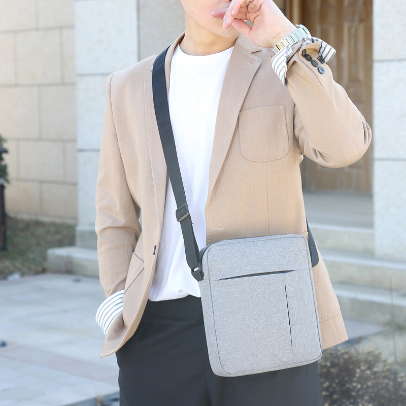 Versatile Tech-Friendly Messenger Bag Bowlift