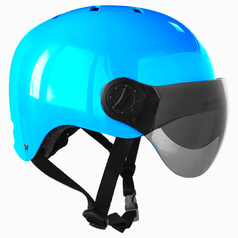 urban bicycle helmet with integrated tinted visor and adjustable chin strap Bowlift