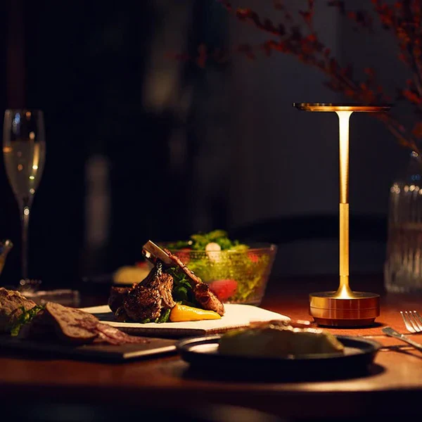 BowLift | Bailey Table Lamp