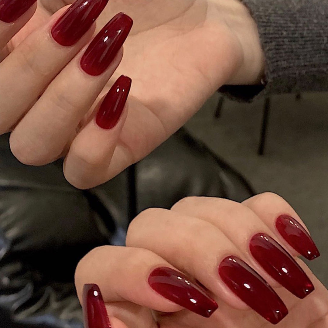 Artful acrylic nails with an elegant high-gloss finish Bowlift