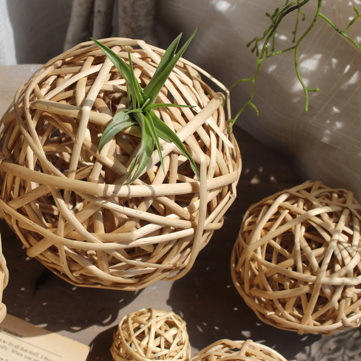 Decorative natural basket Bowlift