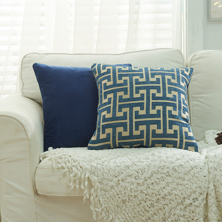 Geometric Patterned Throw Cushion