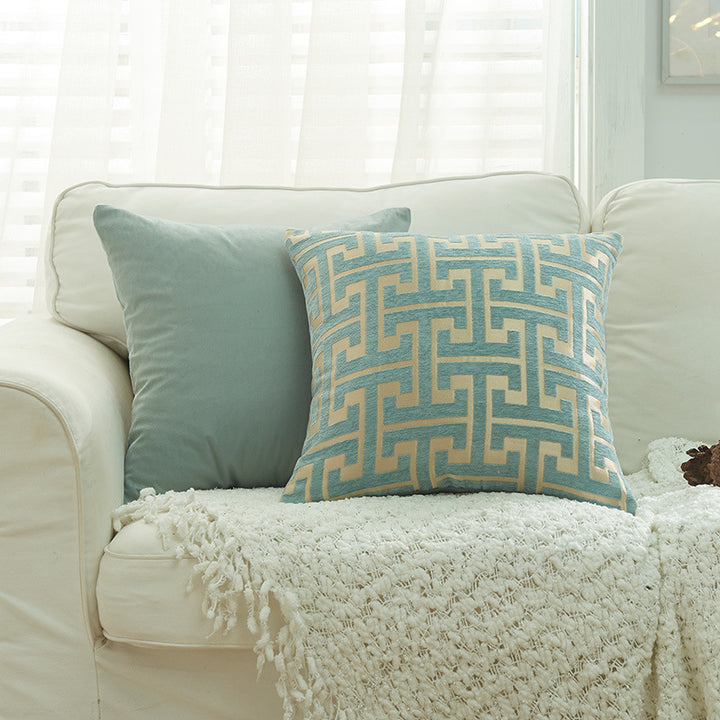 Geometric Patterned Throw Cushion