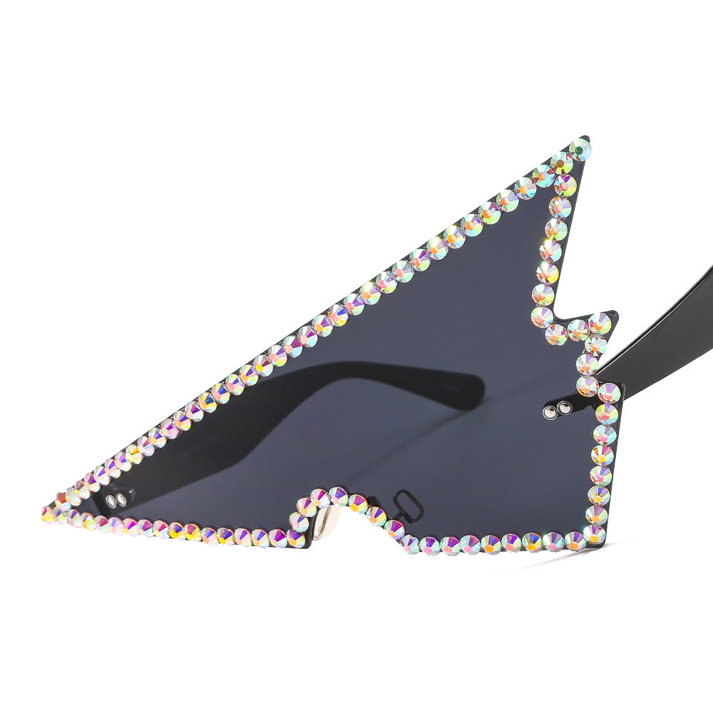 Women extravagantly shaped sunglasses Bowlift
