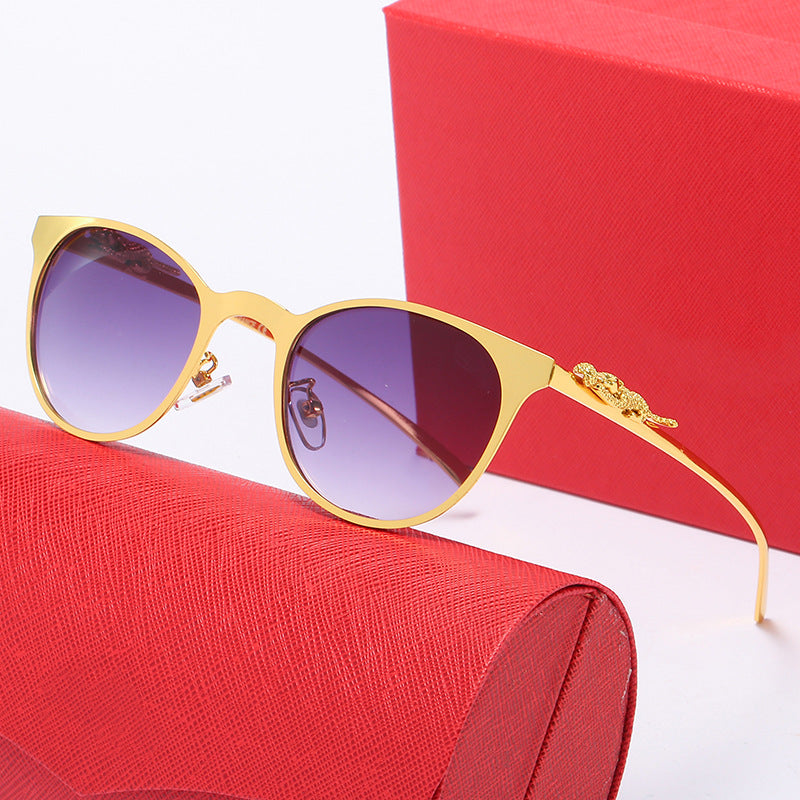 Women's corrective glasses with exclusive cat-eye frame and luxurious accents Bowlift